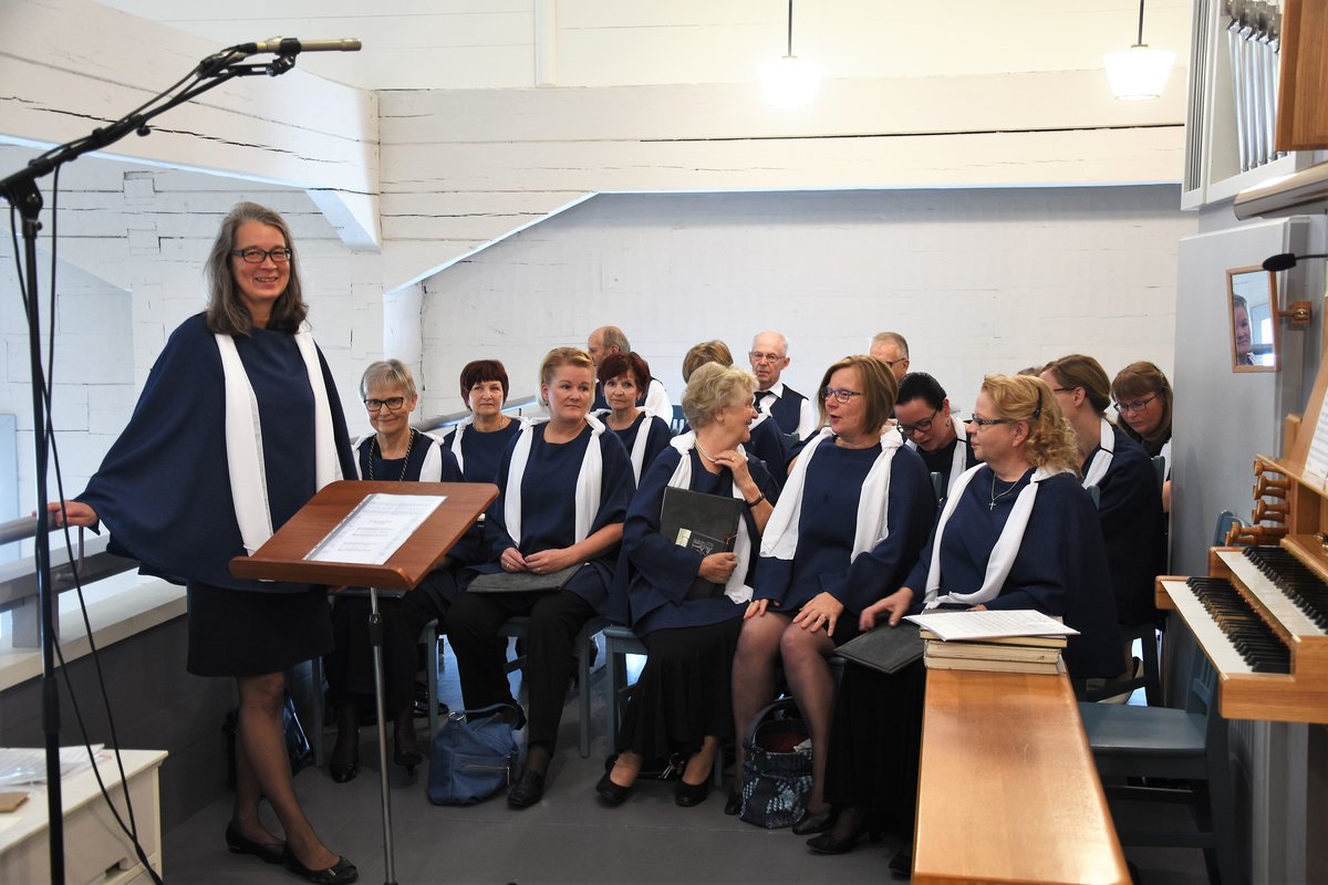 Avaa kuva isommaksi Kirkkokuoron 90-vuotisjuhlamessu Utajärven kirkossa.